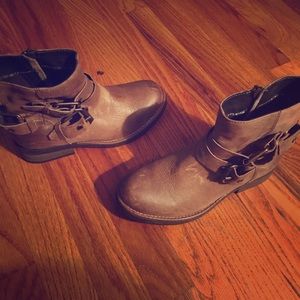 Women leather ankle boots